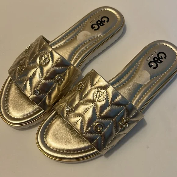 GBG Los Angeles Metallic Gold Quilted Sandals - Picture 15 of 16